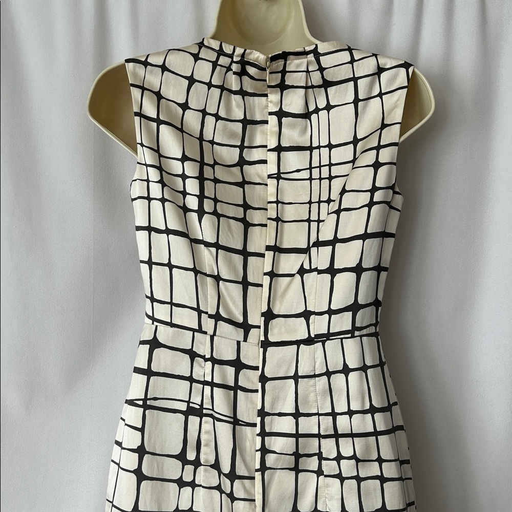 Banana Republic NWT Black/Cream Abstract Pattern Sleeveless Sheath Dress *Sz 0P* - Picture 4 of 5